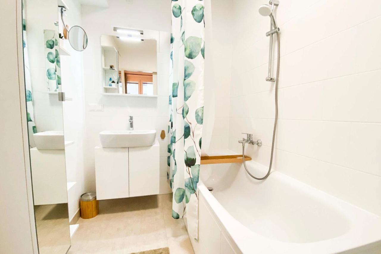 Green & Cozy Apartment - 15 Min To City Center Bécs Kültér fotó